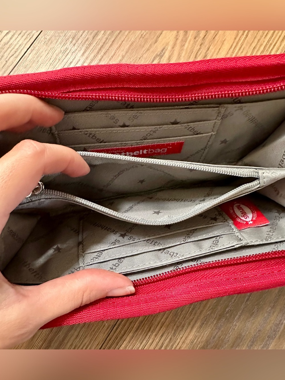 Harvey’s Seatbelt Red Zip Wallet - Picture 7 of 10